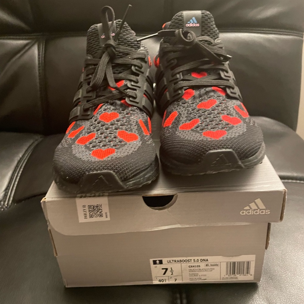 Adidas Ultraboost DNA Black and Red Shoes Mens 7.5 / Women’s 9.